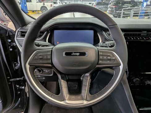 New 2025 Jeep Grand Cherokee L Limited image 16