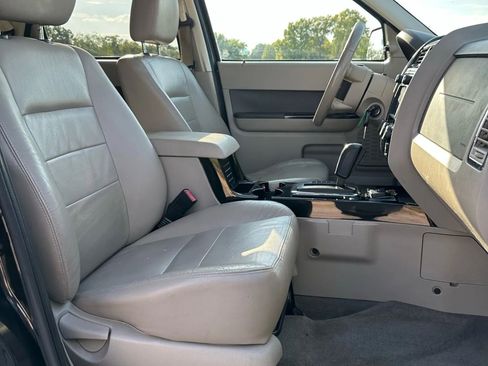 Used 2009 Ford Escape Limited AWD/4WD image 13