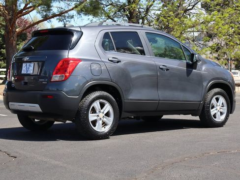 Used 2016 Chevrolet Trax LT w/ LT Convenience Package image 4
