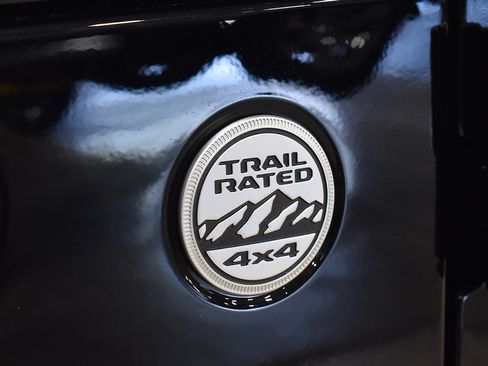 Used 2023 Jeep Wrangler Unlimited Sahara AWD/4WD image 35