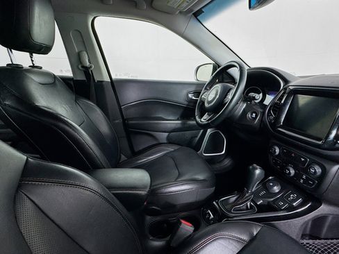 Used 2018 Jeep Compass Limited image 28