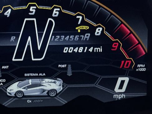 Used 2020 Lamborghini Aventador SVJ AWD/4WD image 32
