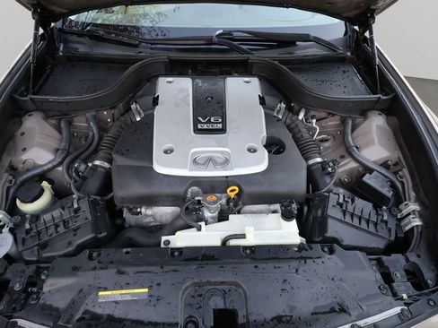 Used 2011 INFINITI G37 Journey w/ Premium Pkg image 10