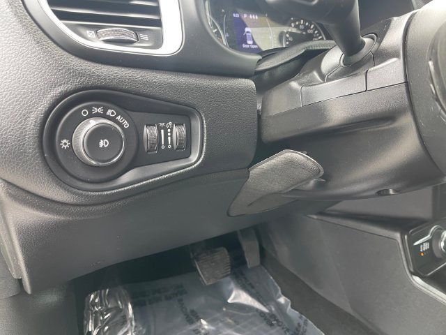 Used 2019 Jeep Renegade Latitude w/ Popular Equipment Group AWD/4WD image 24