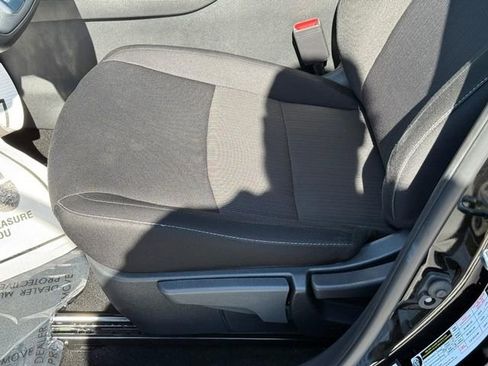 Used 2025 Nissan Sentra SV FWD image 18