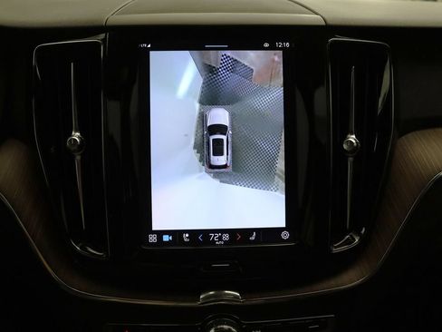 Used 2022 Volvo XC60 B5 Momentum AWD/4WD image 24