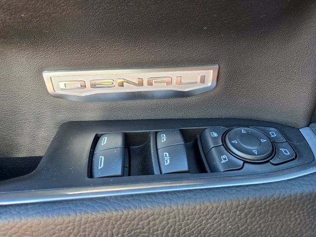 Used 2025 GMC Sierra 1500 Denali w/ Denali Reserve Package AWD/4WD image 36