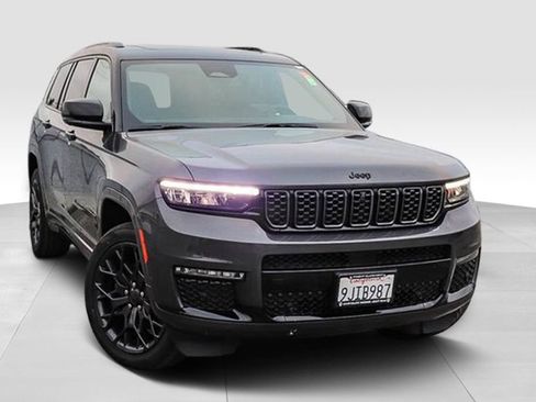 Used 2023 Jeep Grand Cherokee L Summit AWD/4WD image 2
