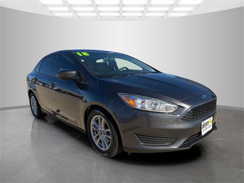 Used 2018 Ford Focus SE image 2