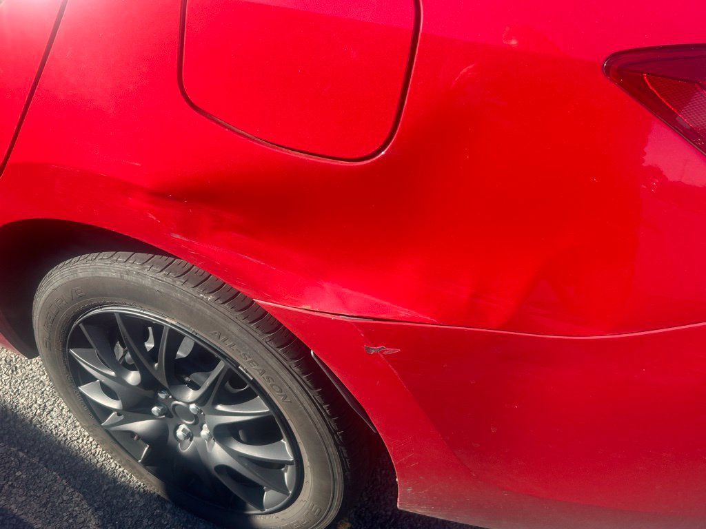 Used 2018 Toyota Corolla LE FWD image 2