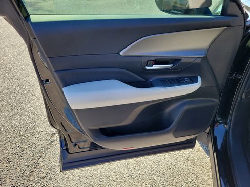 Certified 2025 Toyota Grand Highlander FWD image 20