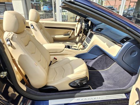 Used 2015 Maserati GranTurismo Convertible RWD image 12