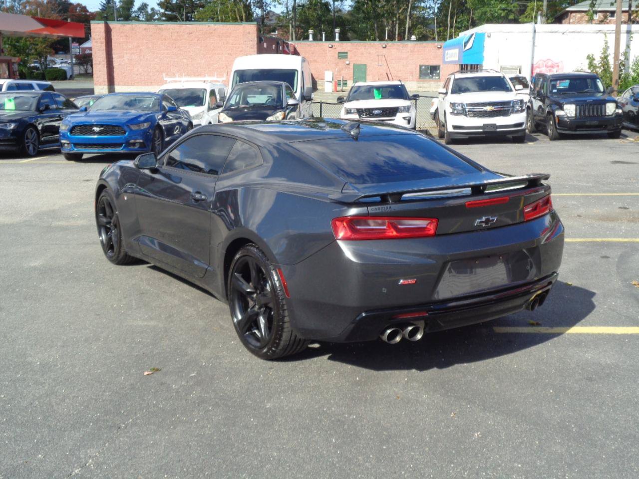 Used 2018 Chevrolet Camaro SS RWD image 3