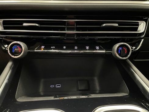 New 2026 Chevrolet Traverse LT w/ Midnight/Sport Edition AWD/4WD image 6