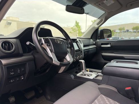 Used 2018 Toyota Tundra SR5 w/ SR5 Upgrade Package image 9