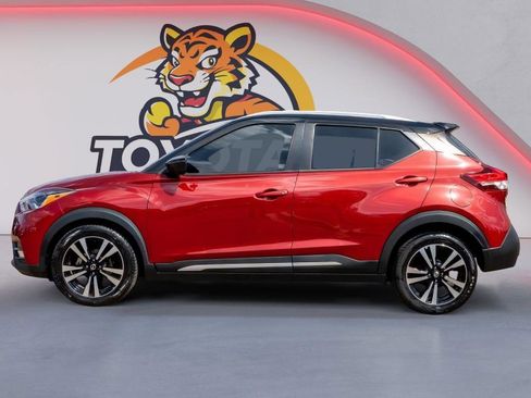 Used 2018 Nissan Kicks SR w/ Premium Package image 8