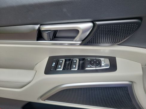 Used 2025 Kia Telluride S FWD image 20