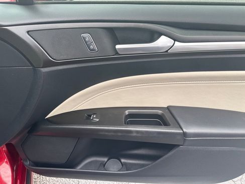 Used 2017 Ford Fusion Titanium FWD image 11