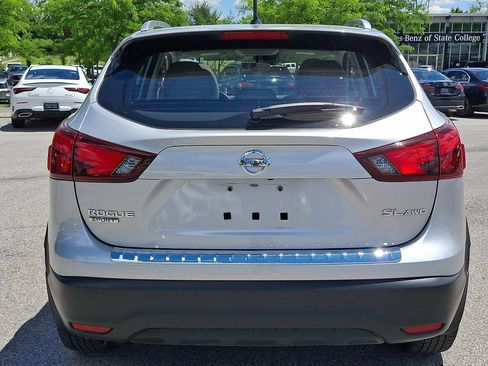 Used 2018 Nissan Rogue Sport SL w/ SL Premium Package AWD/4WD image 9