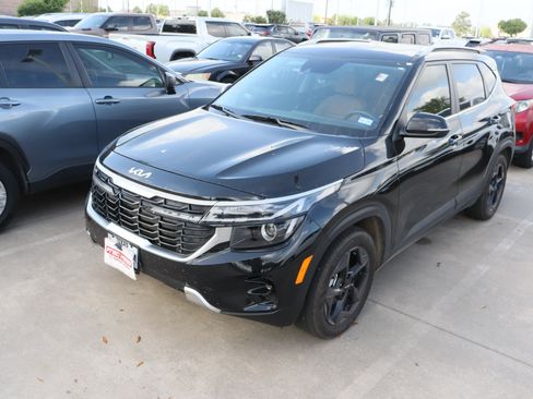 Used 2026 Kia Seltos EX w/ EX Sunroof Package image 6