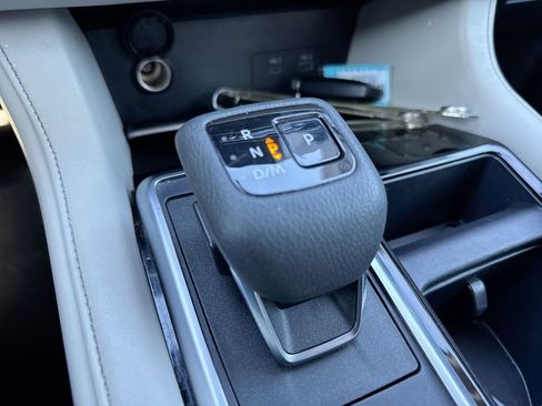 Used 2024 Nissan Pathfinder SV image 17