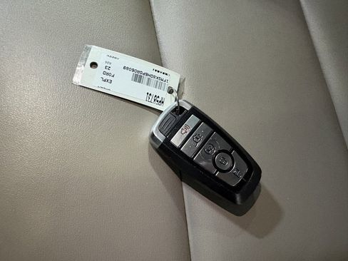 Used 2023 Ford Explorer XLT w/ Equipment Group 202A image 13