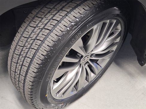 Used 2020 Toyota Highlander Platinum image 33