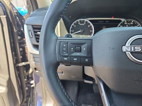 Used 2025 Nissan Rogue SV AWD/4WD image 13