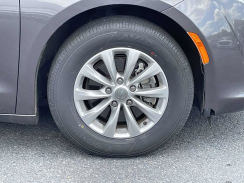 Certified 2018 Chrysler Pacifica Touring Plus FWD image 10