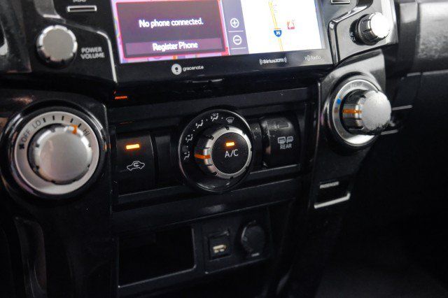Used 2020 Toyota 4Runner TRD Off-Road AWD/4WD image 28
