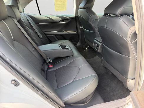 Used 2022 Toyota Camry XSE w/ Navigation Upgrade Package FWD image 8