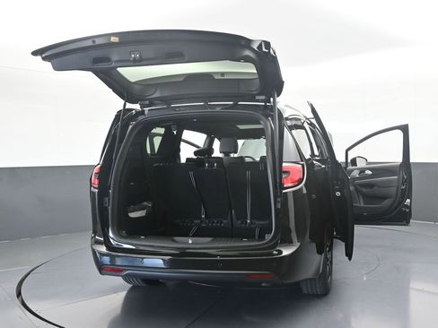 Used 2023 Chrysler Pacifica Limited w/ S Appearance Package image 77