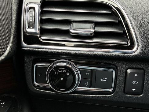 Used 2018 Lincoln Navigator Select image 12