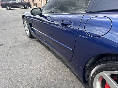 Used 2004 Chevrolet Corvette Convertible w/ Preferred Equipment Group RWD image 25