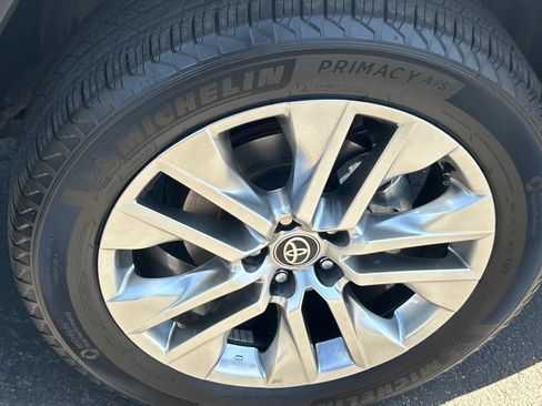 Used 2025 Toyota RAV4 XLE Premium AWD/4WD image 11