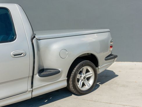 Used 2004 Ford F150 Lightning RWD image 25