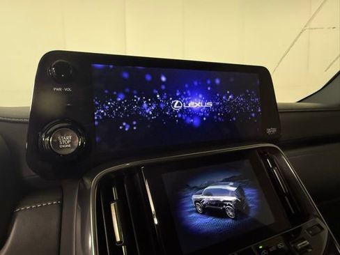 Certified 2024 Lexus LX 600 4WD w/ Appearance Package image 30