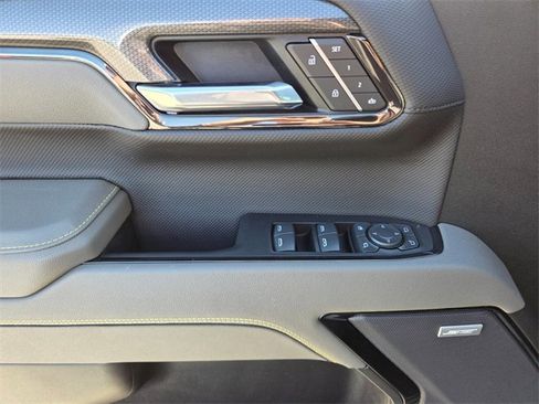 Certified 2025 Chevrolet Silverado 1500 ZR2 w/ Technology Package image 17