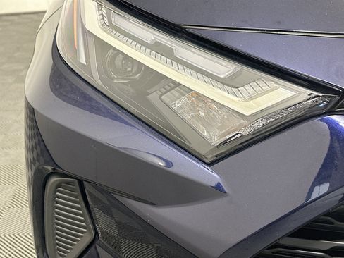 Used 2025 Toyota RAV4 XLE w/ Convenience Package FWD image 9