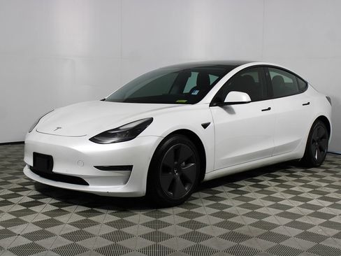 Used 2021 Tesla Model 3 Standard Range Plus RWD image 22