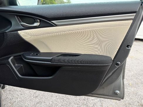 Used 2019 Honda Civic EX image 19