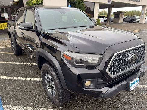 Used 2019 Toyota Tacoma TRD Off-Road w/ Technology Package AWD/4WD image 27