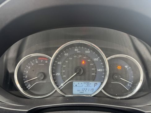 Used 2014 Toyota Corolla LE FWD image 21