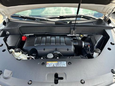 Used 2016 Chevrolet Traverse LT image 25