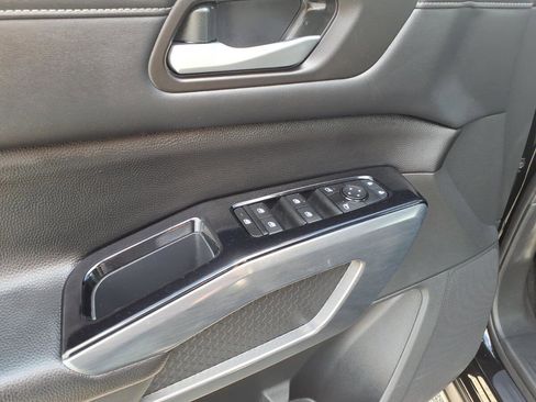 Used 2024 Nissan Pathfinder SL AWD/4WD image 25