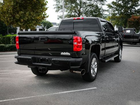 Used 2016 Chevrolet Silverado 2500 High Country w/ Duramax Plus Package image 9