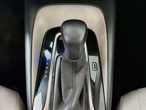 Used 2022 Toyota Corolla LE w/ Carpet Mat Package (TMS) FWD image 23