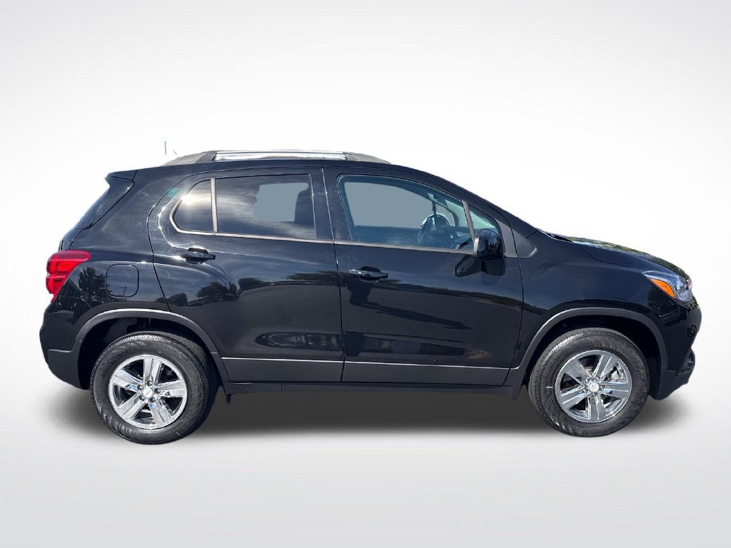 Used 2021 Chevrolet Trax LT w/ Premium Seat Package AWD/4WD image 6