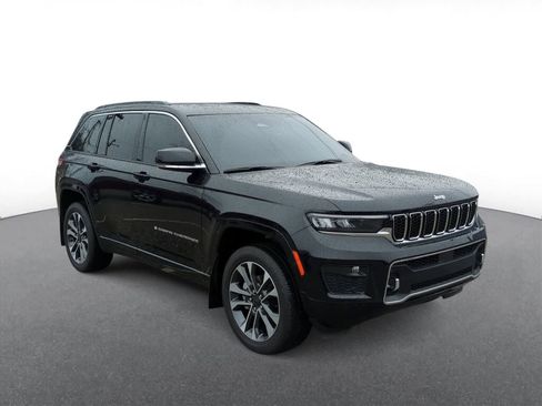 Certified 2024 Jeep Grand Cherokee Overland w/ Luxury Tech Group IV image 2