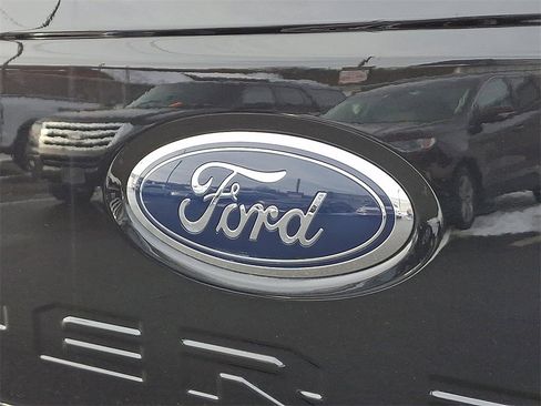 Used 2025 Ford F250 XLT w/ Snow Plow Prep Package image 29